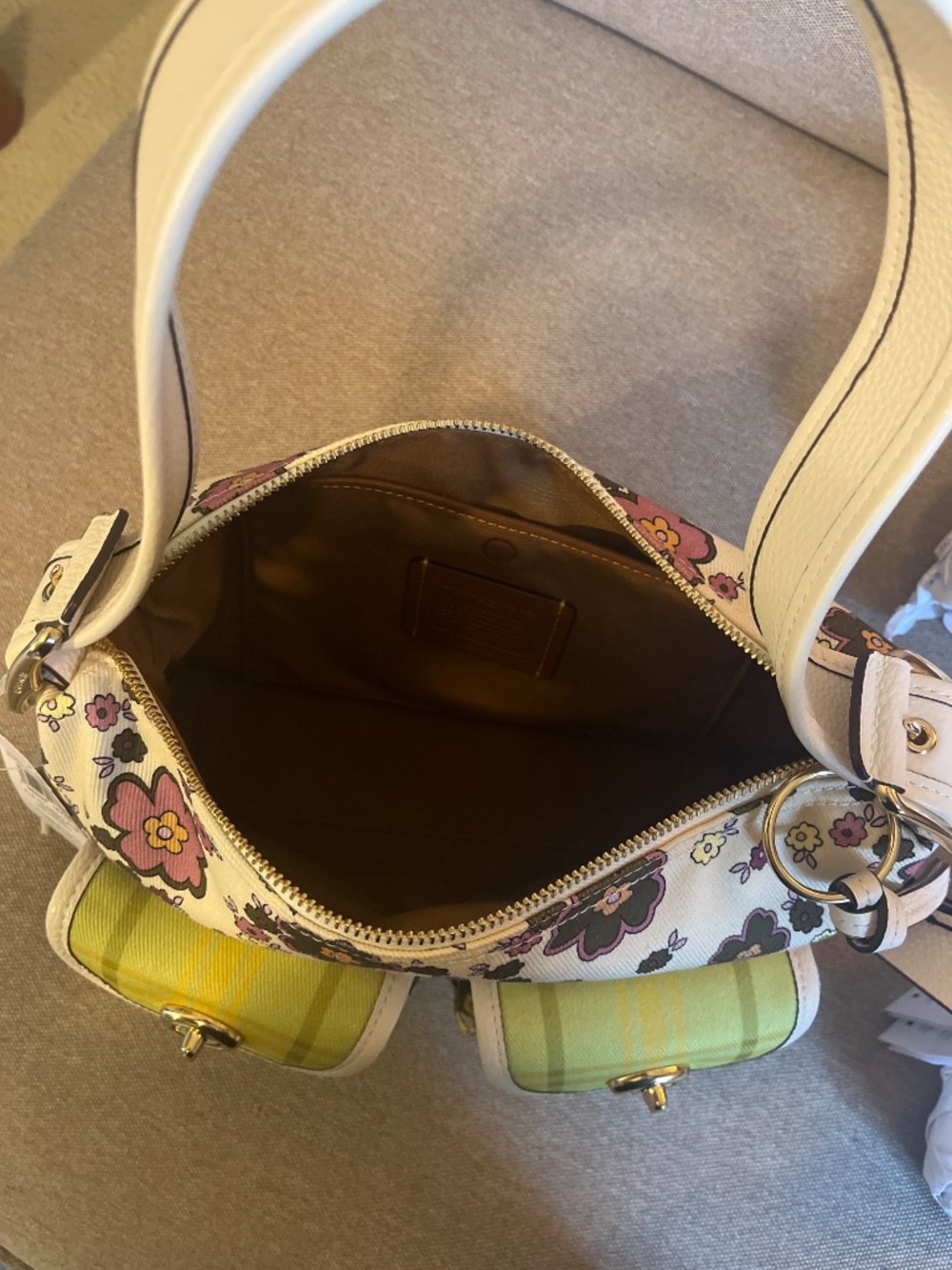 Coach cargo shoulder bag in floral print - Picture 12 of 14